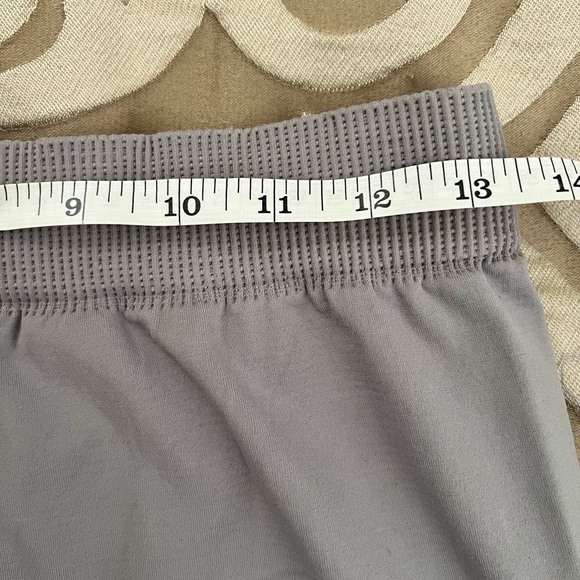 💥REDUCED💥FITATTI compression leggings for workouts size M/L Curvy fit. - Picture 4 of 7